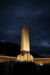 37- 夜色中的长征丰碑